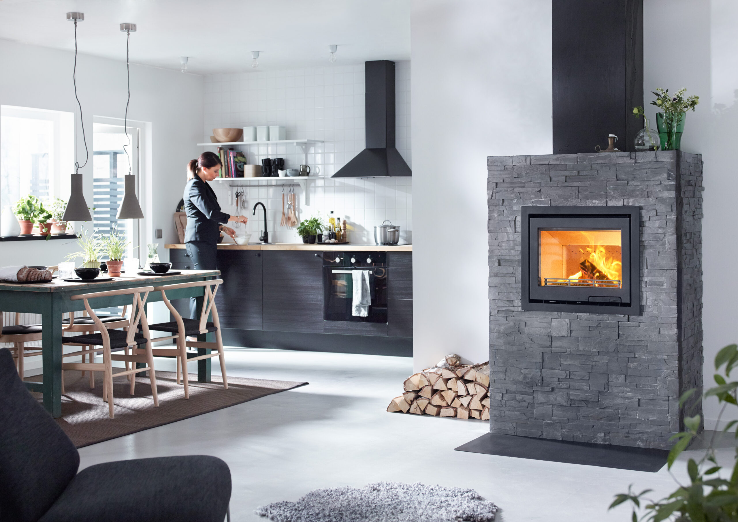 contura-i6-castiron-front-black-scaled.jpg